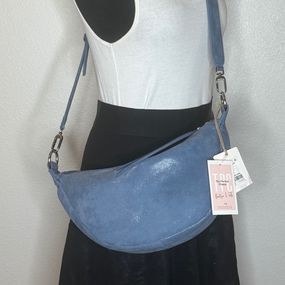 NWT- BRAND NEW!!! HOBO Sling